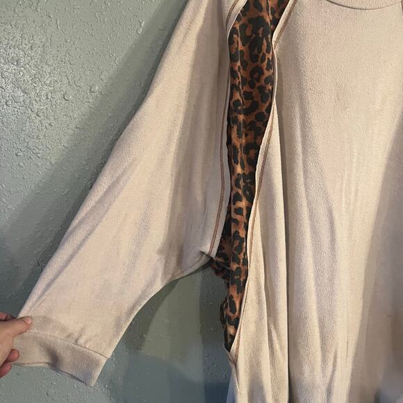Now & Forever Womens 3X beige & Cheetah Oversized Sweater Shirt Blouse soft warm - Picture 12 of 13